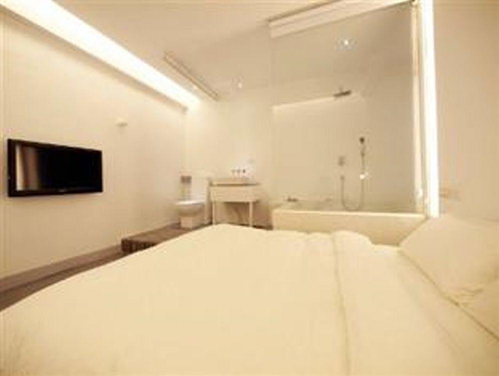 Bed and Breakfast Kenting The House Shanjiao Екстер'єр фото