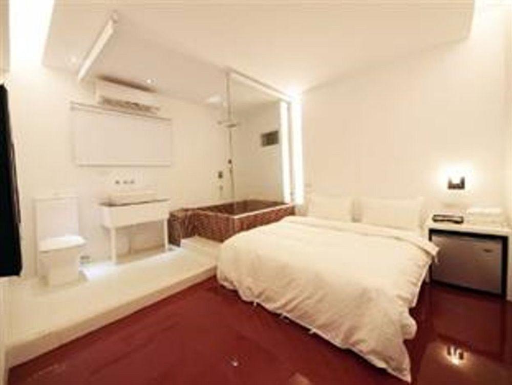 Bed and Breakfast Kenting The House Shanjiao Екстер'єр фото
