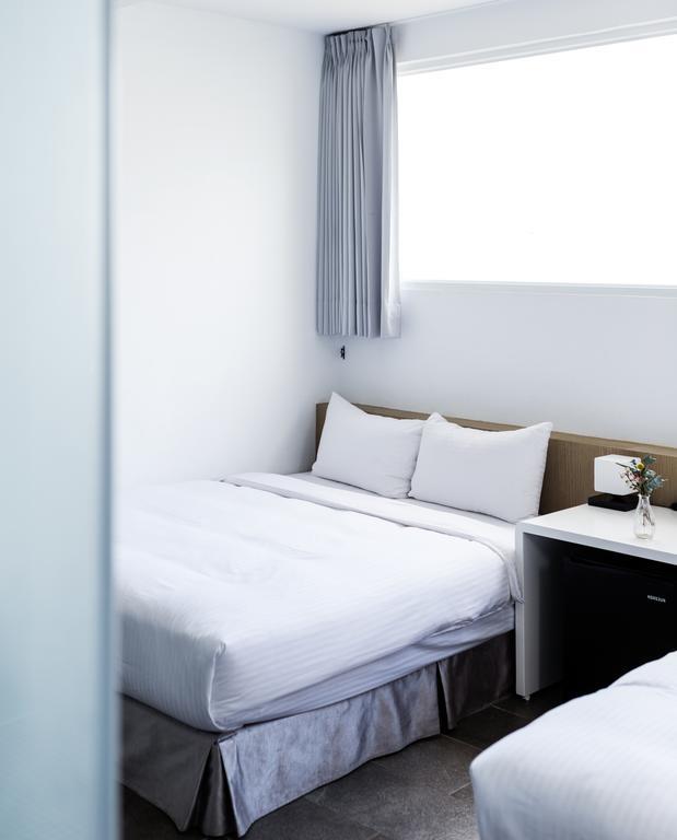 Bed and Breakfast Kenting The House Shanjiao Екстер'єр фото